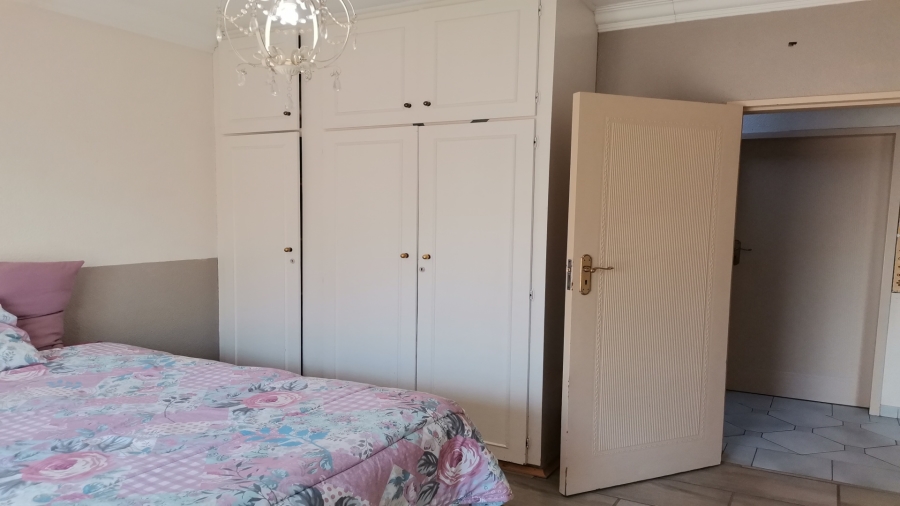 5 Bedroom Property for Sale in Miederpark North West